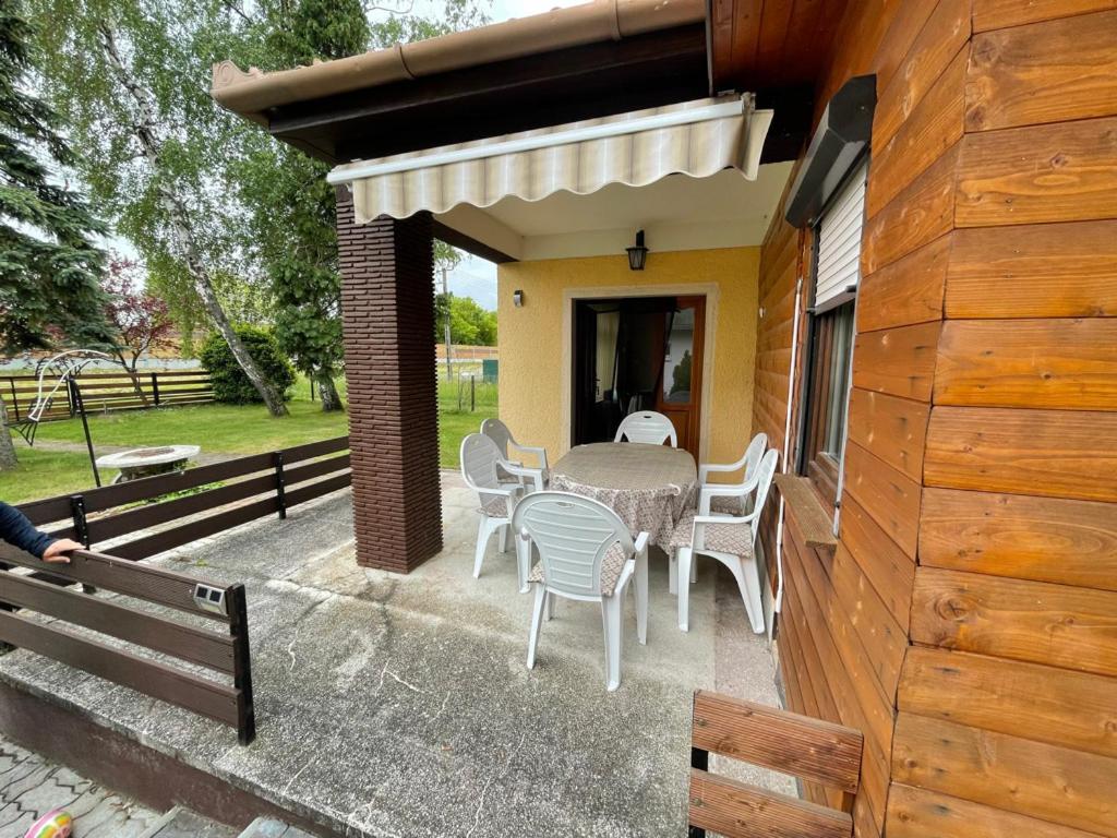 Ágnes Nyaralóház Balatonmáriafürdő Exterior foto